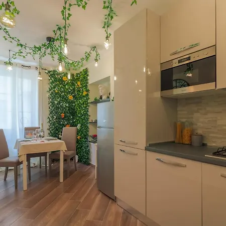 Historia Vitiello: The First Experience Apartamento *